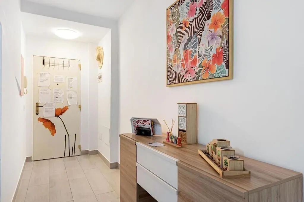 Pineapple Trinidad 20 Apartment Malaga 0*,  Spain